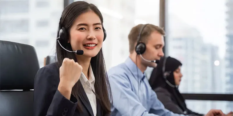 Nhân viên tư vấn luôn làm việc với thái độ tốt nhất
